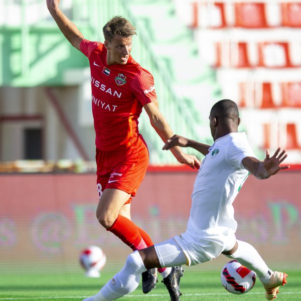 Shabab Alahli wins Emirates fc 2-1